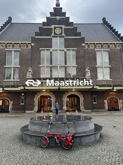 Facade of Maastricht station 