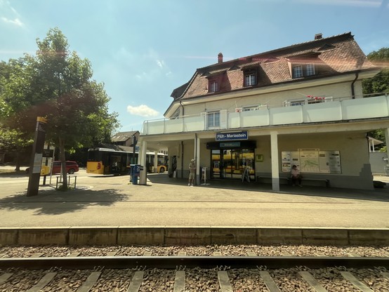 Flüh station building 