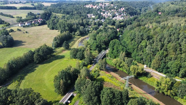 Existing rail bridge 