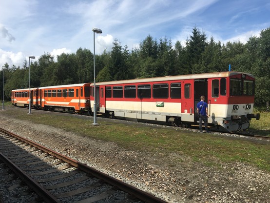 3x 2 axel rail buses at Moldova. The front one is of Slovak origin