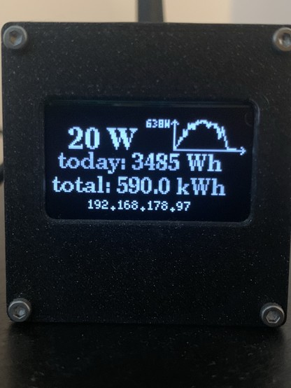 OpenDTU box mit OLED Display:
20W aktuelle Leistung
638W Spitzenleistung 
Tagesertrag 3485Wh
Gesamtertrag 590kWh