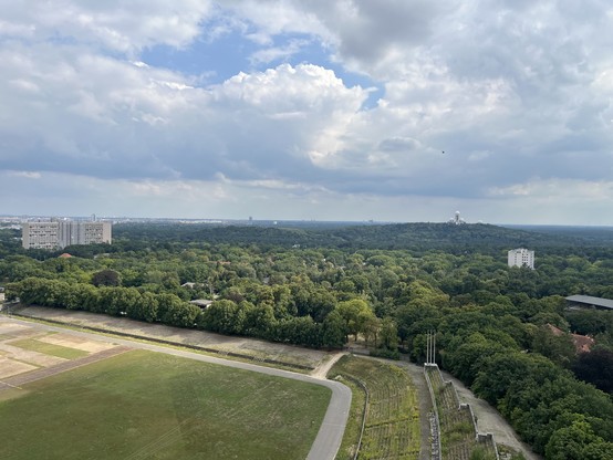 Looking south towards le Corbusier block 