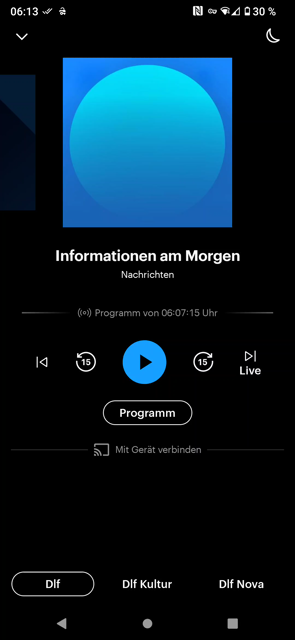 Eine Aufnahme der 6 Uhr Nachrichten vom Deutschlandfunk. Sebastian Ehl übertönt die Nachrichten mit einem kurzen, ironischen Beitrag über einen angeblichen Serienmörder.